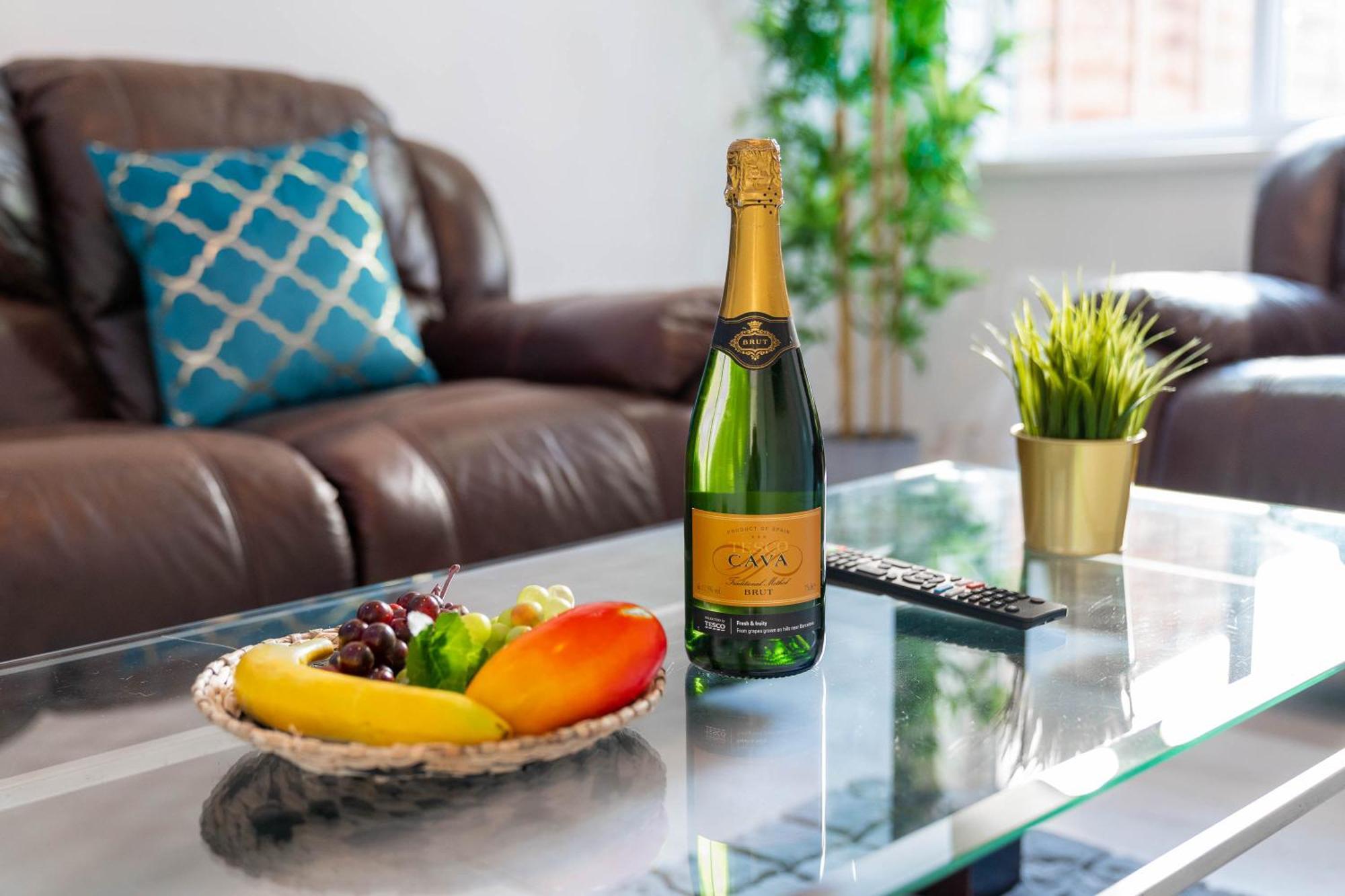 Five Bedroom Townhouse - Near City Centre - Edgbaston - On Street Parking - Wifi - Netflix - 974P Birmingham Exterior foto